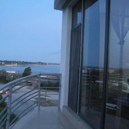 Ξενοδοχείο Vis 3*